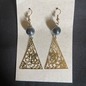 Turtle (Honu) Hamilton Gold With Shell Pearl Earrings (New)